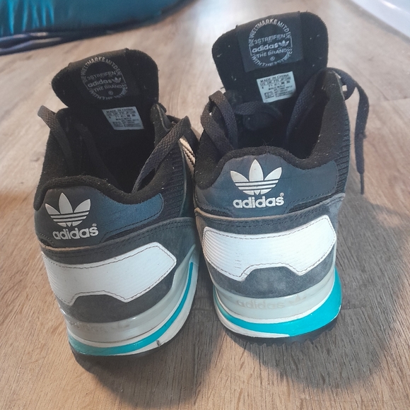 adidas Originals ZX 700 men's sneakers
